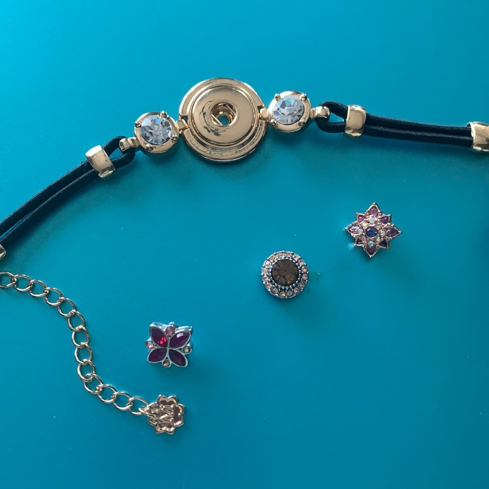 Magnolia and Vine bracelet with 3 snaps